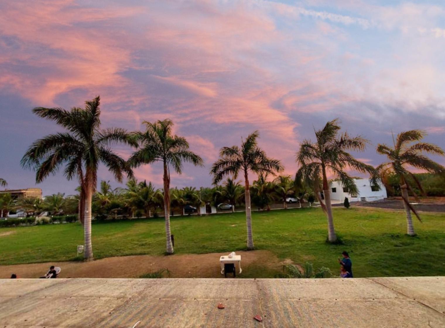 Srk Farm And Resort Anjār Exterior foto